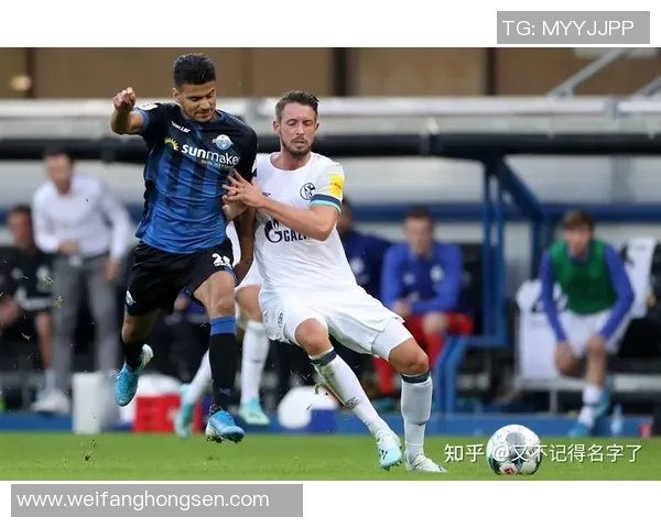 布伦瑞克与基尔的激烈对决展现足球魅力与团队精神