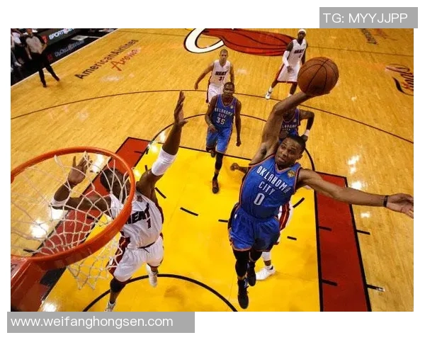 热火与雷霆G4对决精彩回顾球员表现与战术分析全景呈现