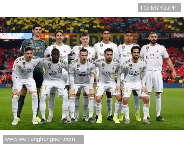 费基尔与瓦路尔的巅峰对决谁能笑到最后解析两位球员的实力与战术对抗 费基尔与瓦路尔的巅峰对决谁能笑到最后解析两位球员的实力与战术对抗