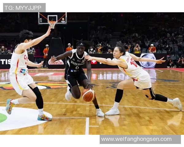 女篮对决朝鲜哇哈体育激烈碰撞展现篮球魅力与团队精神