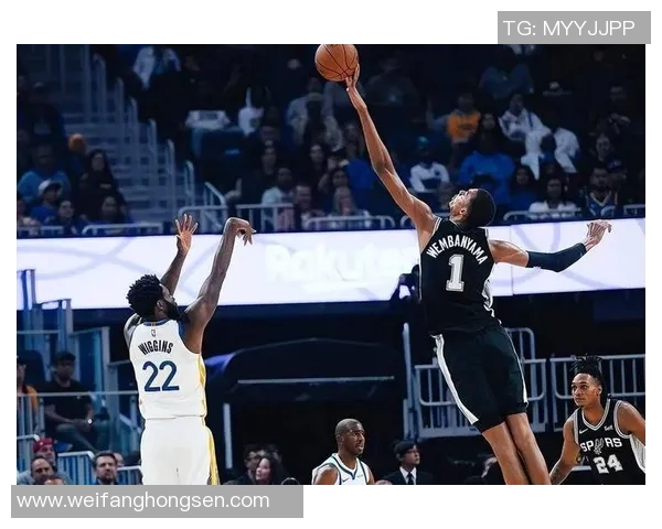 文班亚马新秀赛季表现抢眼场均20分10篮板3盖帽遥遥领先