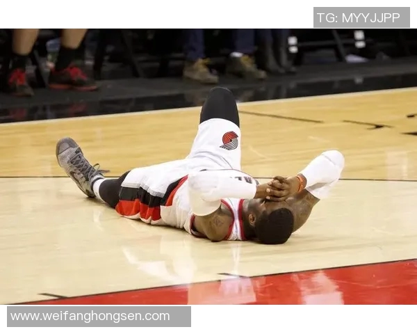 罗伊开拓者与小牛的激烈对决展现篮球魅力与团队精神